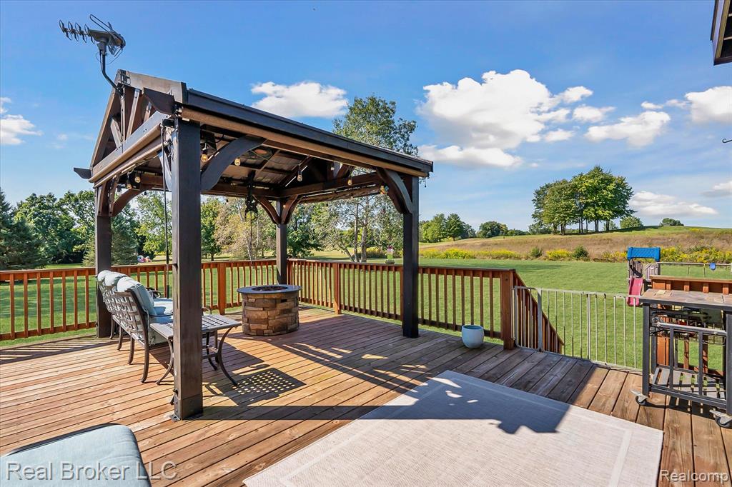 6097 High Valley Drive, White Lake, MI 48383 — Photo 40