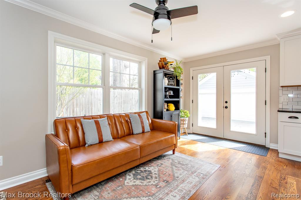 924 N Maple Avenue, Royal Oak, MI 48067 — Photo 20
