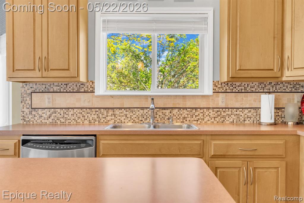 819 Pine Ridge Avenue, Oxford, MI 48371 — Photo 17