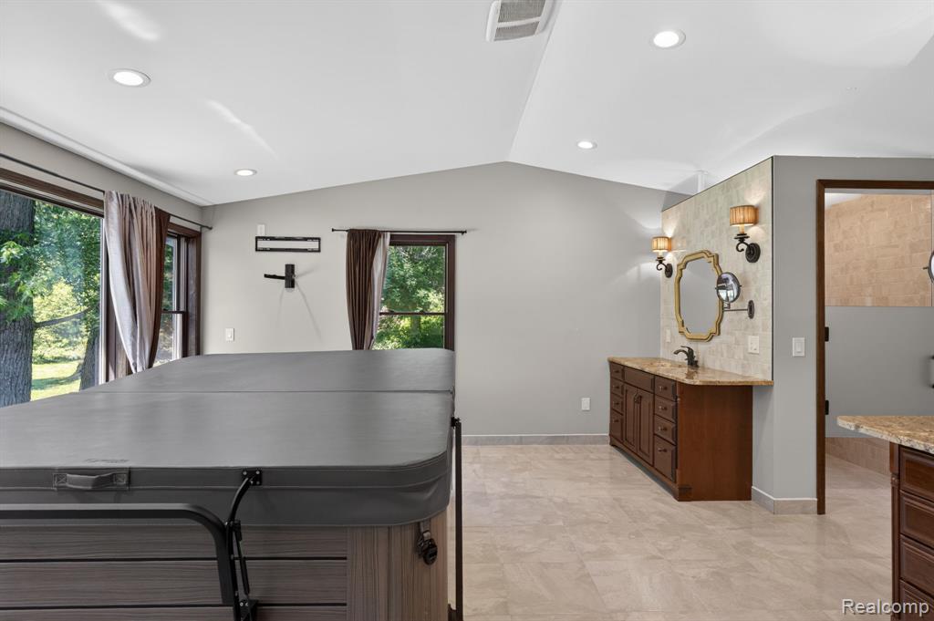 9353 Hill Road, Swartz Creek, MI 48473 — Photo 54