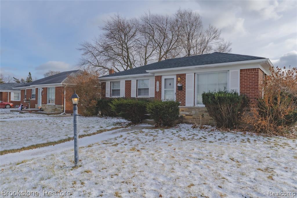 17006 Juliana Avenue, Eastpointe, MI 48021 — Photo 2