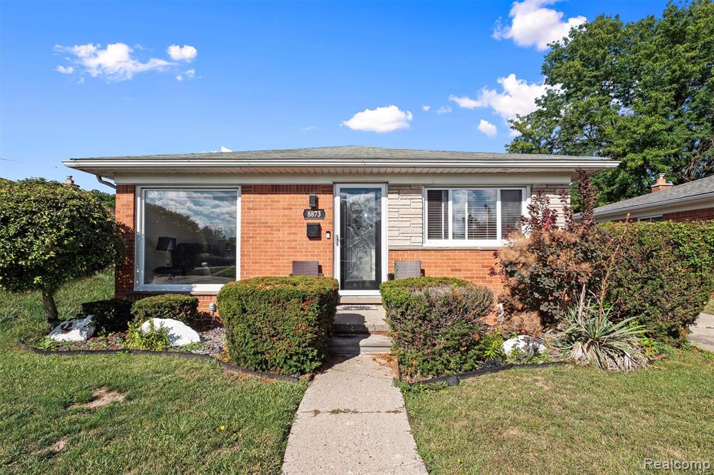 8873 Wormer, Redford, MI 48239 — front exterior