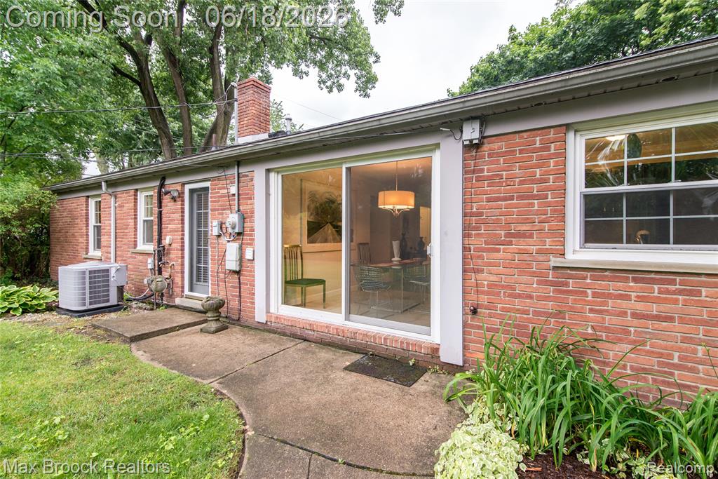 6799 E Dartmoor Road, West Bloomfield, MI — Photo 25