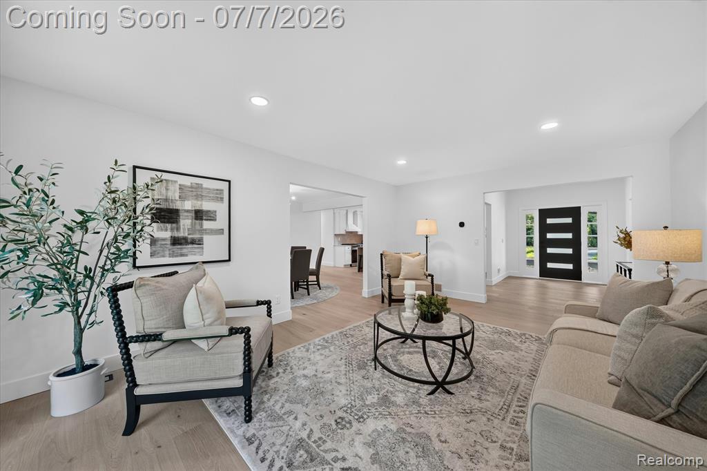 756 Great Oaks Drive, Bloomfield Hills, MI 48304 — Photo 12