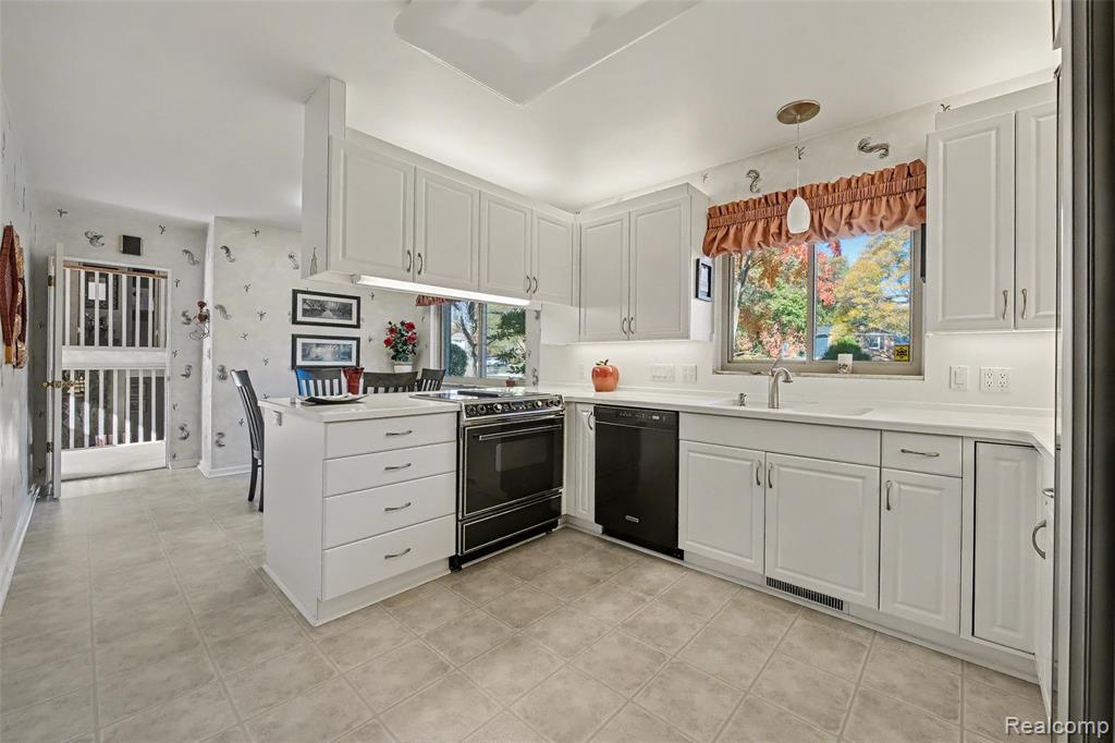 5361 Echo Road, Bloomfield Hills, MI 48302 — Photo 10
