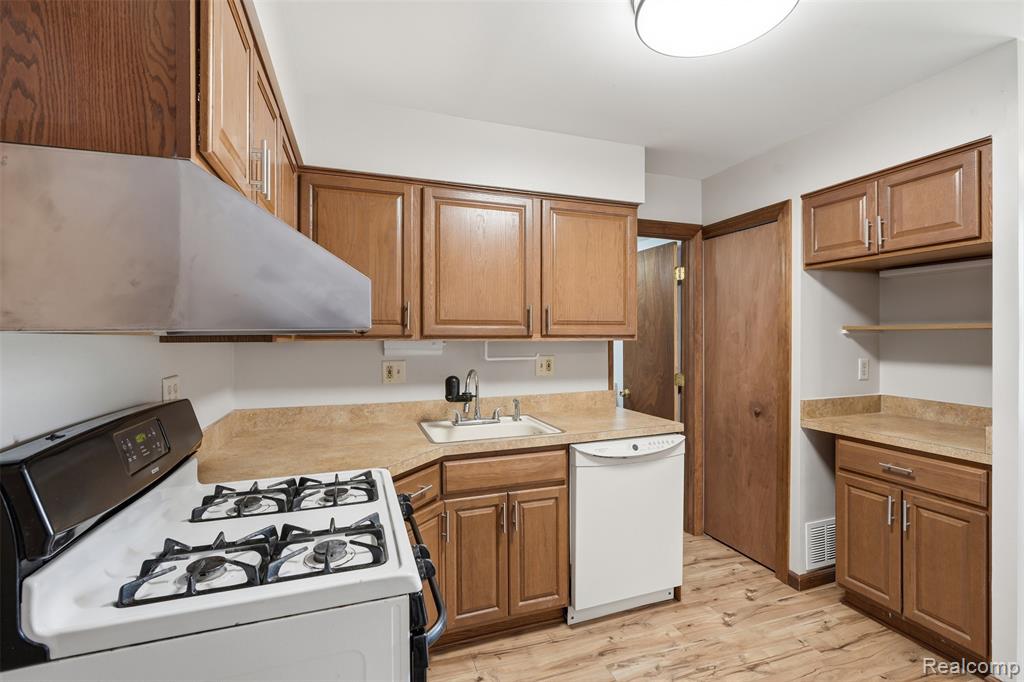 5634 Chicago Road, Warren, MI 48092 — Photo 7