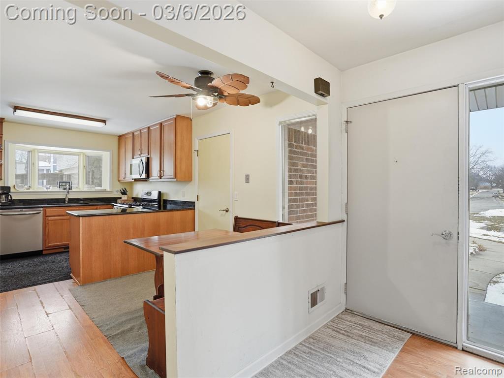 5530 Fox Chase Lane, Clarkston, MI — Photo 5