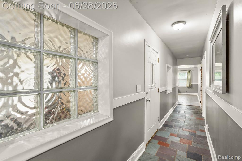 5204 Ashley Street, Detroit, MI 48236 — Photo 10
