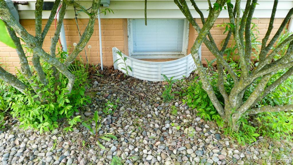 8051 Prestonwood Court, Flushing, MI 48433 — Photo 66