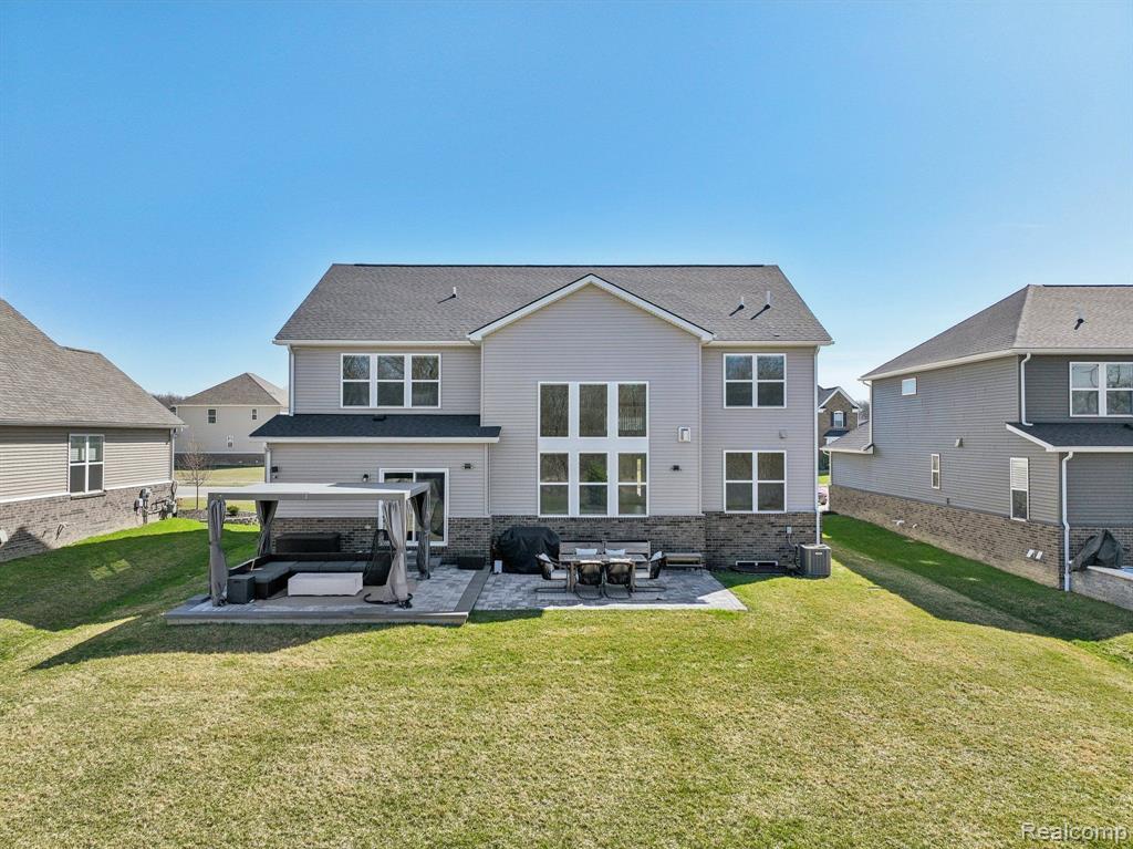 2466 MEADOW HILLS Drive, Ann Arbor, MI 48108 — Photo 2
