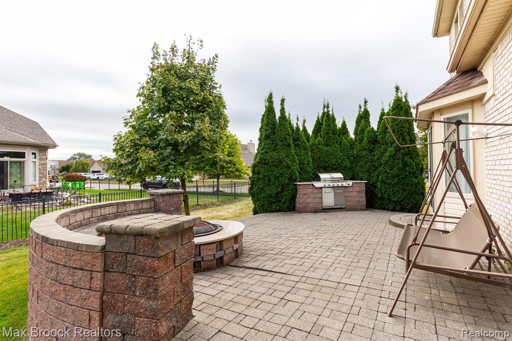 50592 MURRAY Drive, Macomb, MI 48044 — Photo 43