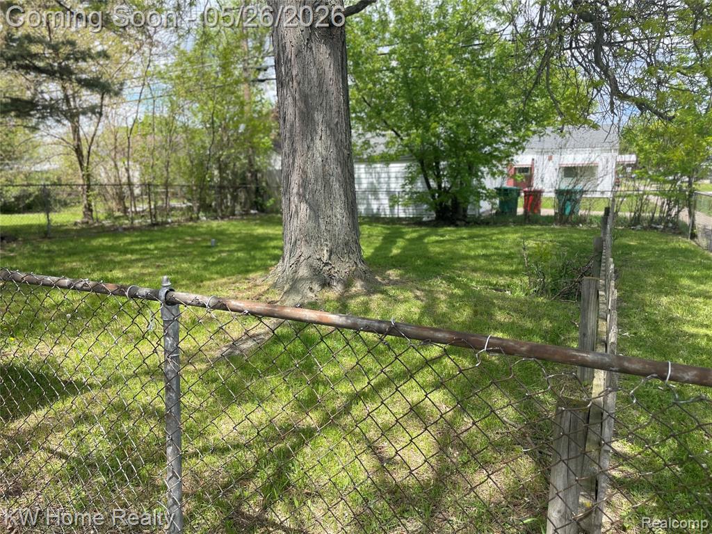 16853 Lincoln Avenue, Eastpointe, MI 48021 — Photo 29