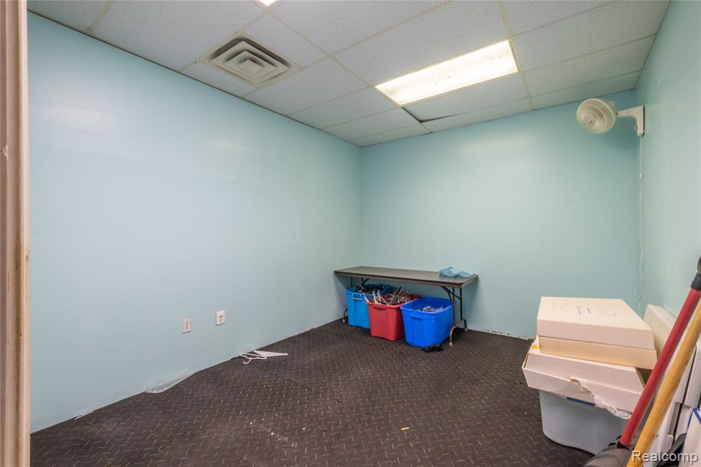 5378 Fenton Road, Flint, MI 48507 — Photo 43