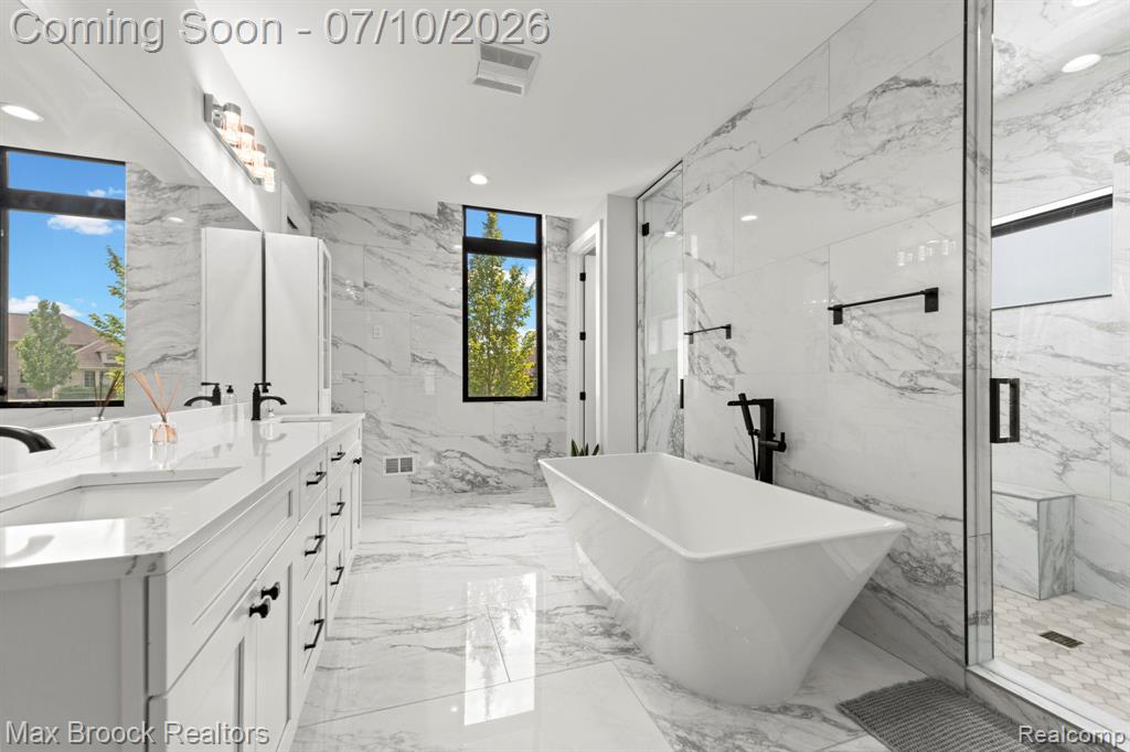 10464 Stoney Point Drive, South Lyon, MI 48178 — Photo 33