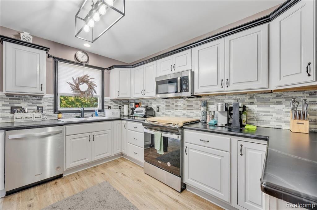 6052 Belmont Court, Grand Blanc, MI 48439 — Photo 15