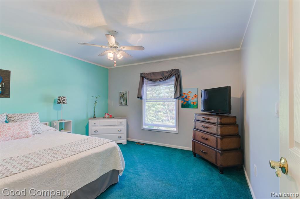 51250 W HILLS Drive, Plymouth, MI 48170 — Photo 36