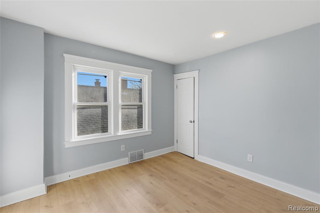 517 W Hollywood, Highland Park, MI 48203 — Photo 13