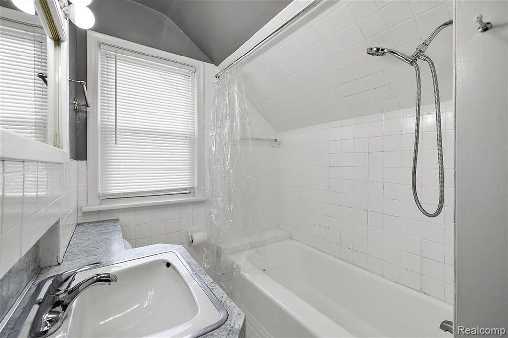 60 W Elmwood Avenue, Clawson, MI — Photo 33