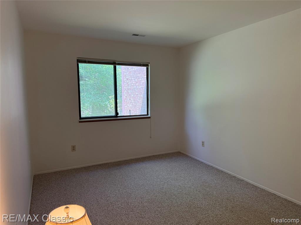 7806 Manor Circle, 103, Westland, MI — Photo 18