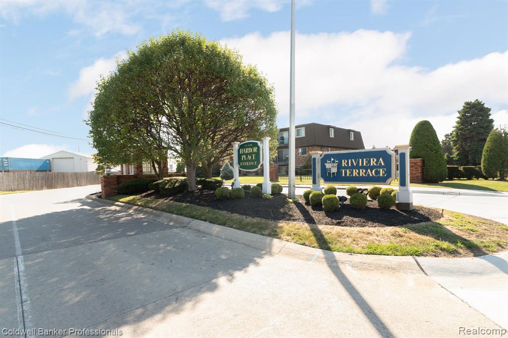 425 Riviera Drive, Saint Clair Shores, MI 48080 — Photo 6