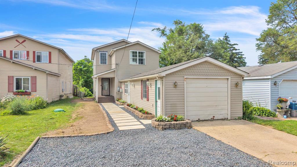 8963 Tackles Drive, White Lake, MI — Photo 12