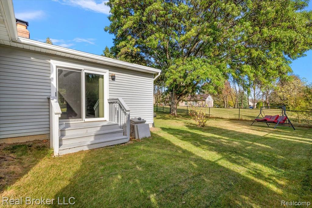 24348 Simmons Drive, Novi, MI — Photo 63