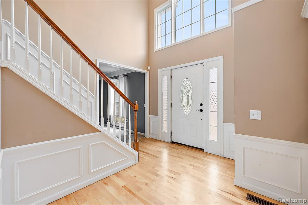 5699 Applegrove Drive, West Bloomfield, MI 48324 — Photo 16