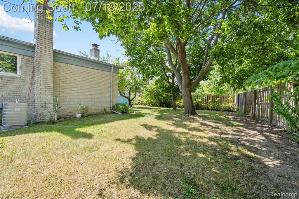 24208 Cambridge Street, Trenton, MI 48183 — Photo 23