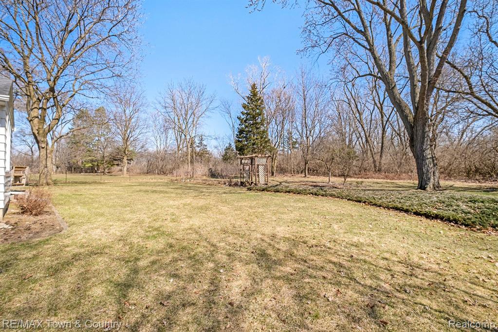 440 CRESTVIEW Street, Flushing, MI 48433 — Photo 27
