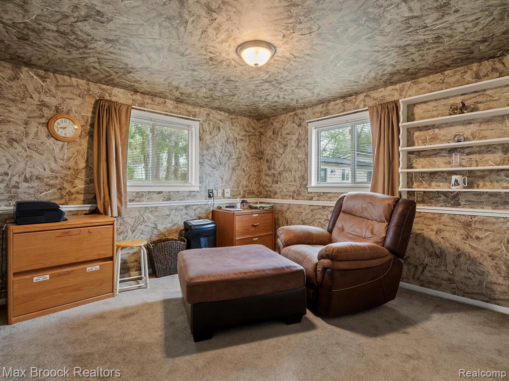 9431 MANDON Road, White Lake, MI — Photo 40
