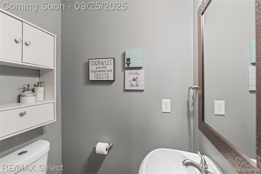 6237 E Atherton Road, Burton, MI 48519 — Photo 18