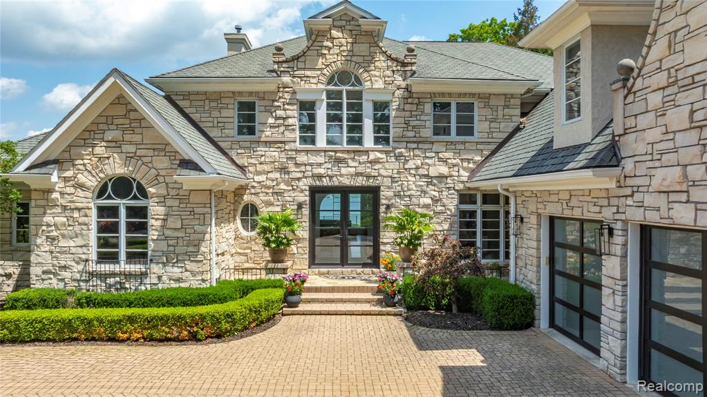 4326 COMMERCE Road, Orchard Lake Village, MI 48324 — Photo 60