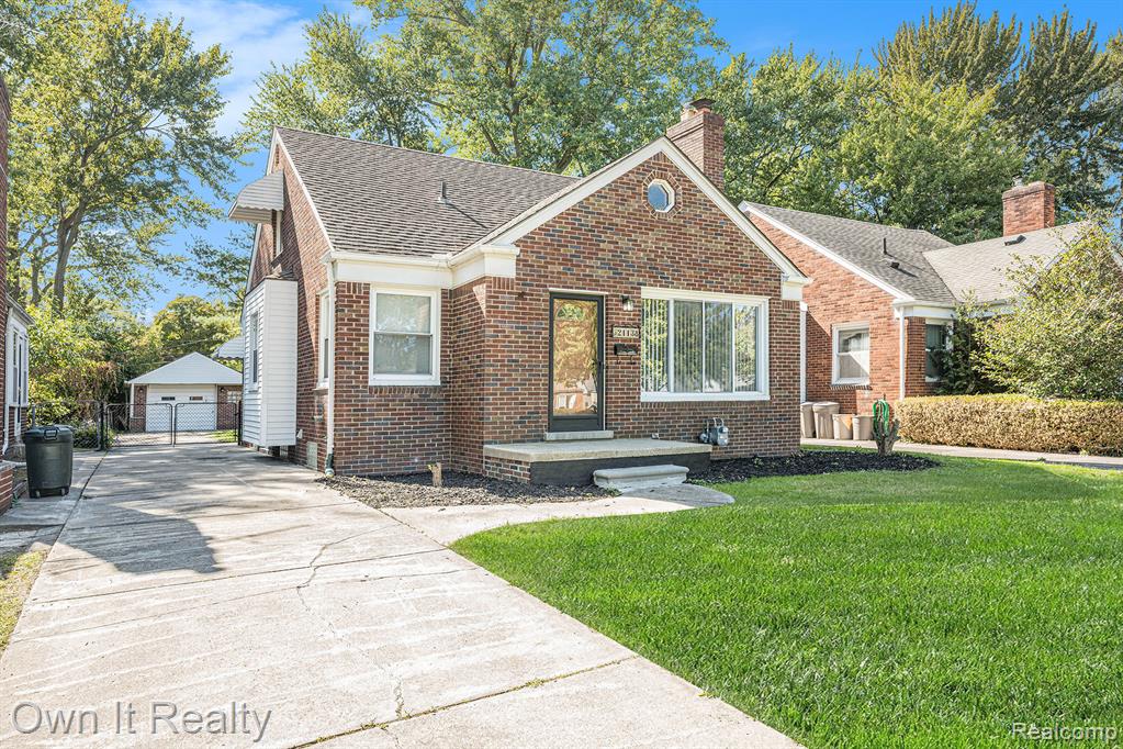 21138 Huntington Avenue, Harper Woods, MI 48225 — Photo 2