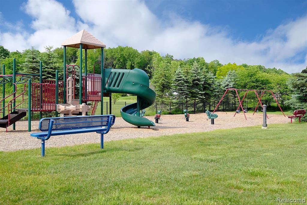 9653 Wexford Drive, Ypsilanti, MI 48198 — Photo 16