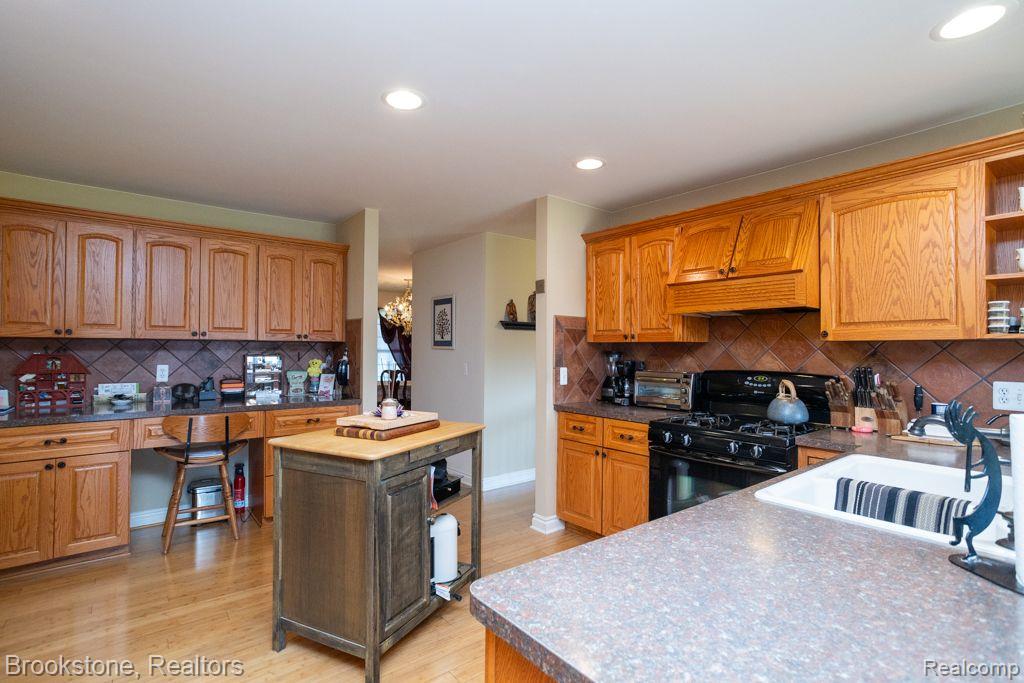 8786 COUNTRY MANOR Drive, Bruce, MI 48065 — Photo 5