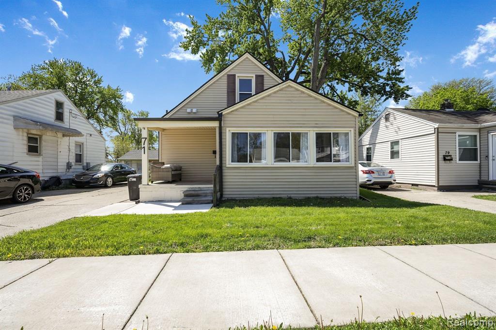 71 W DALLAS Avenue, Madison Heights, MI 48071 — front exterior