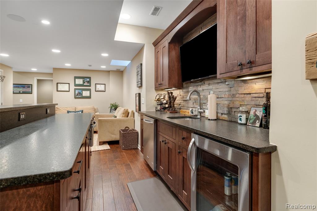 4617 Waterbury Drive, Clarkston, MI 48348 — Photo 43