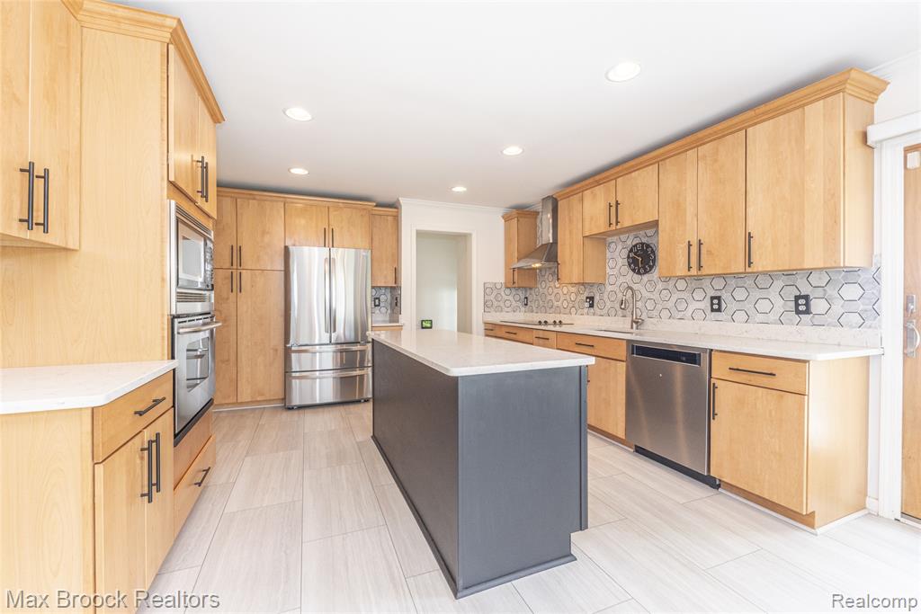 17426 Locherbie Avenue, Beverly Hills, MI 48025 — Photo 10