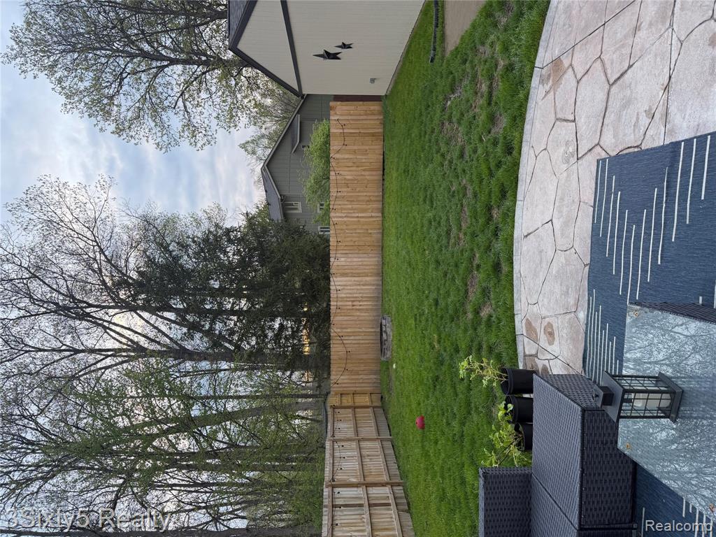 27559 Weddel Avenue, Brownstown, MI 48183 — Photo 26
