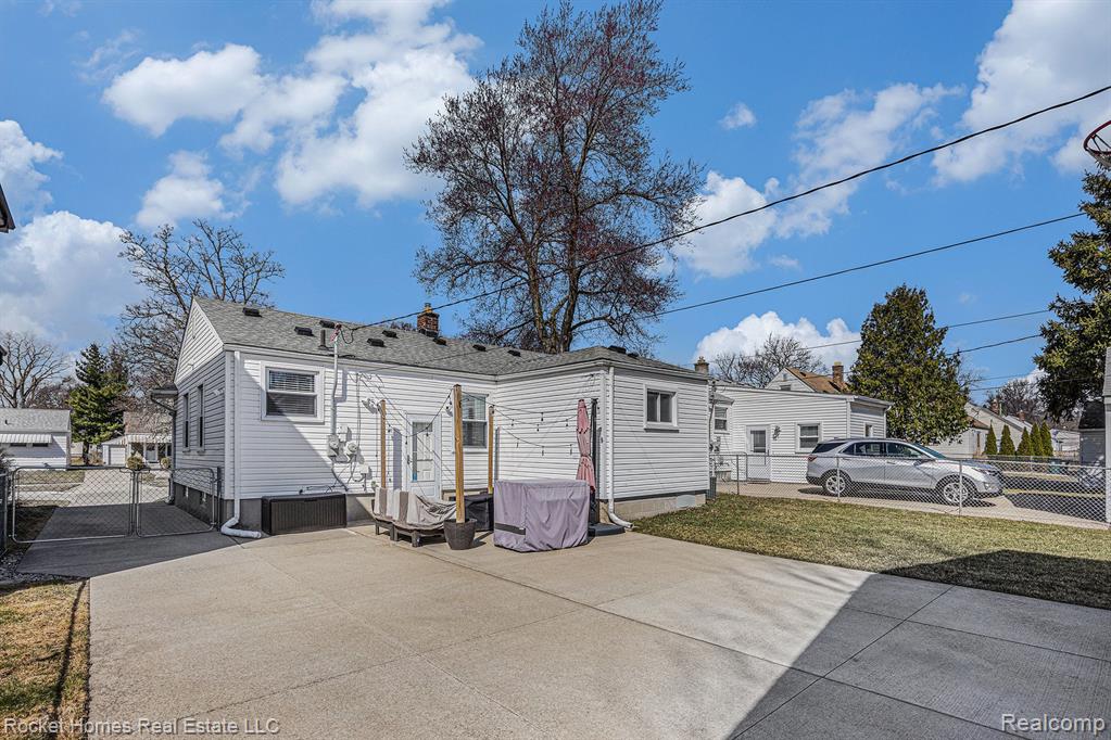 632 N VERMONT Avenue, Royal Oak, MI 48067 — Photo 24