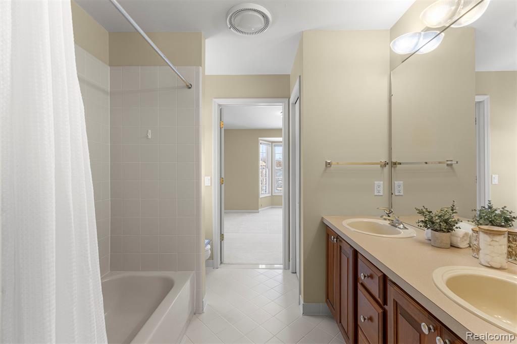 44570 White Pine Circle W, Northville, MI 48168 — Photo 26