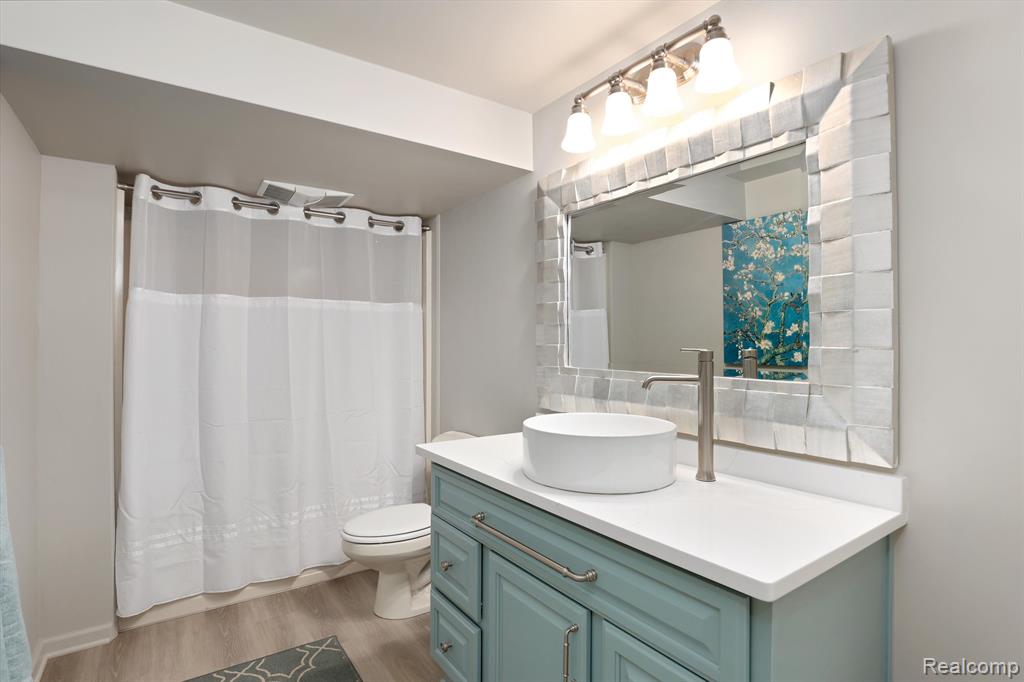 16964 LOCHMOOR Circle E, Northville, MI 48168 — Photo 30