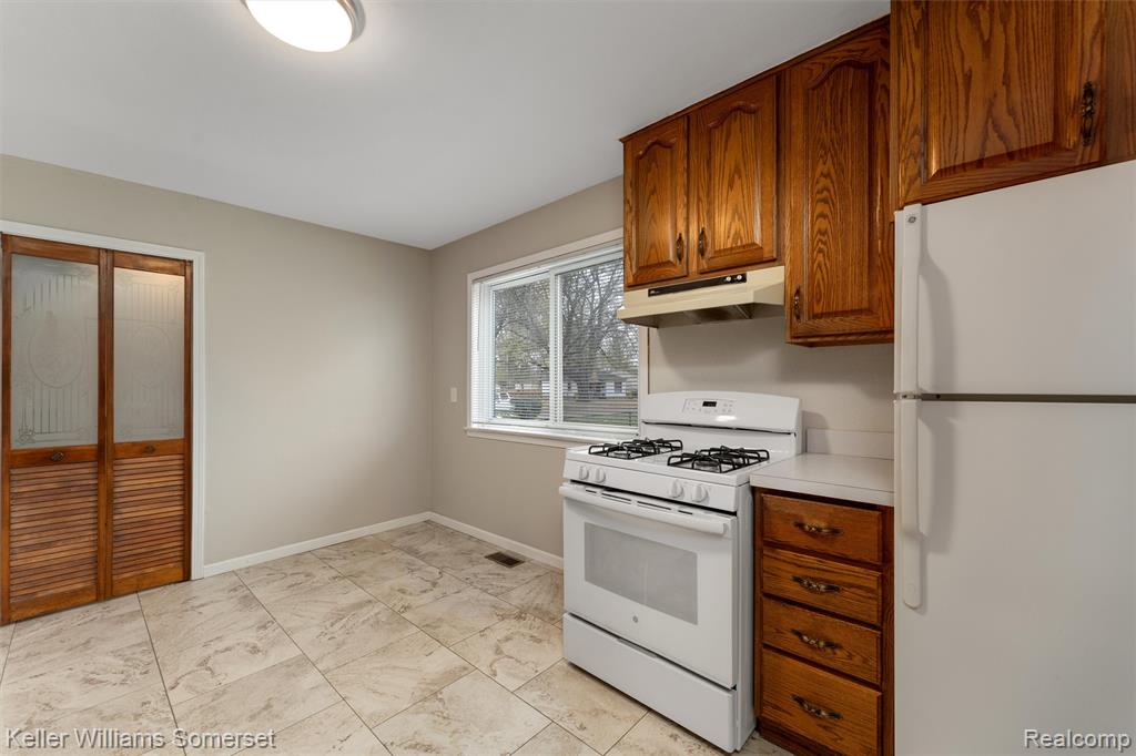 7263 Henry, Center Line, MI 48015 — Photo 15