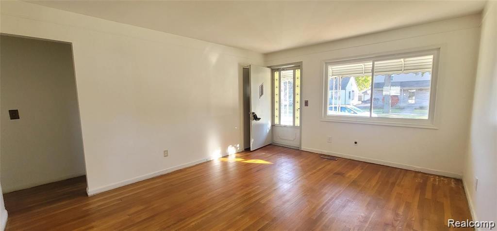 4004 Kingston Street, Dearborn Heights, MI 48125 — Photo 3