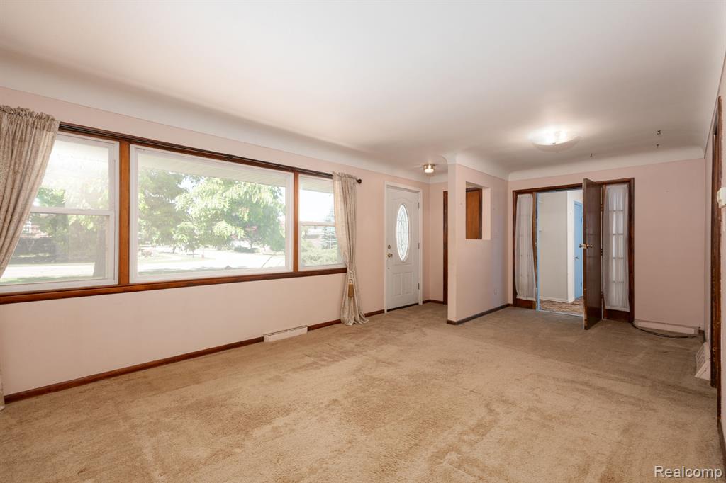 426 Driftwood Avenue, Rochester Hills, MI 48307 — Photo 9