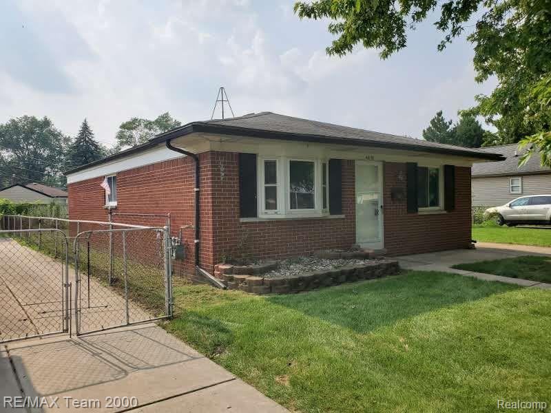 4638 GERTRUDE Street, Dearborn Heights, MI 48125 — Photo 2