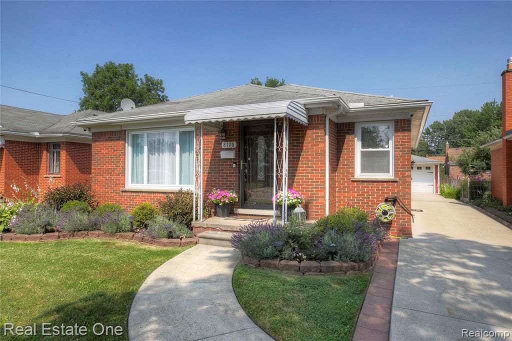 8126 Dale Street, Dearborn Heights, MI 48127 — front exterior