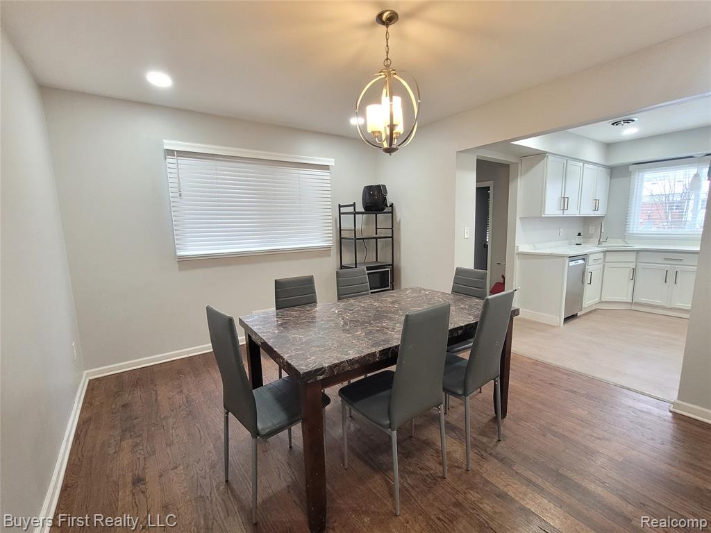 14710 Loretta Place, Oak Park, MI 48237 — Photo 11