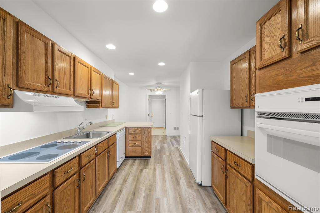 21366 Mulberry Court, Farmington Hills, MI 48336 — Photo 7