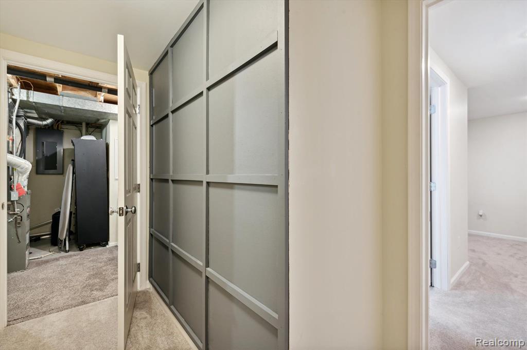 13365 LAKE POINT Boulevard, Belleville, MI 48111 — Photo 37
